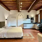 Regis Aparthotel 4*