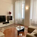 Regis 4*