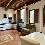 Regis Aparthotel 4*