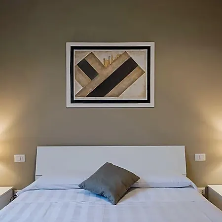 Regis 4*