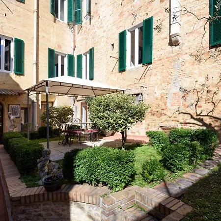 Regis 4* Siena